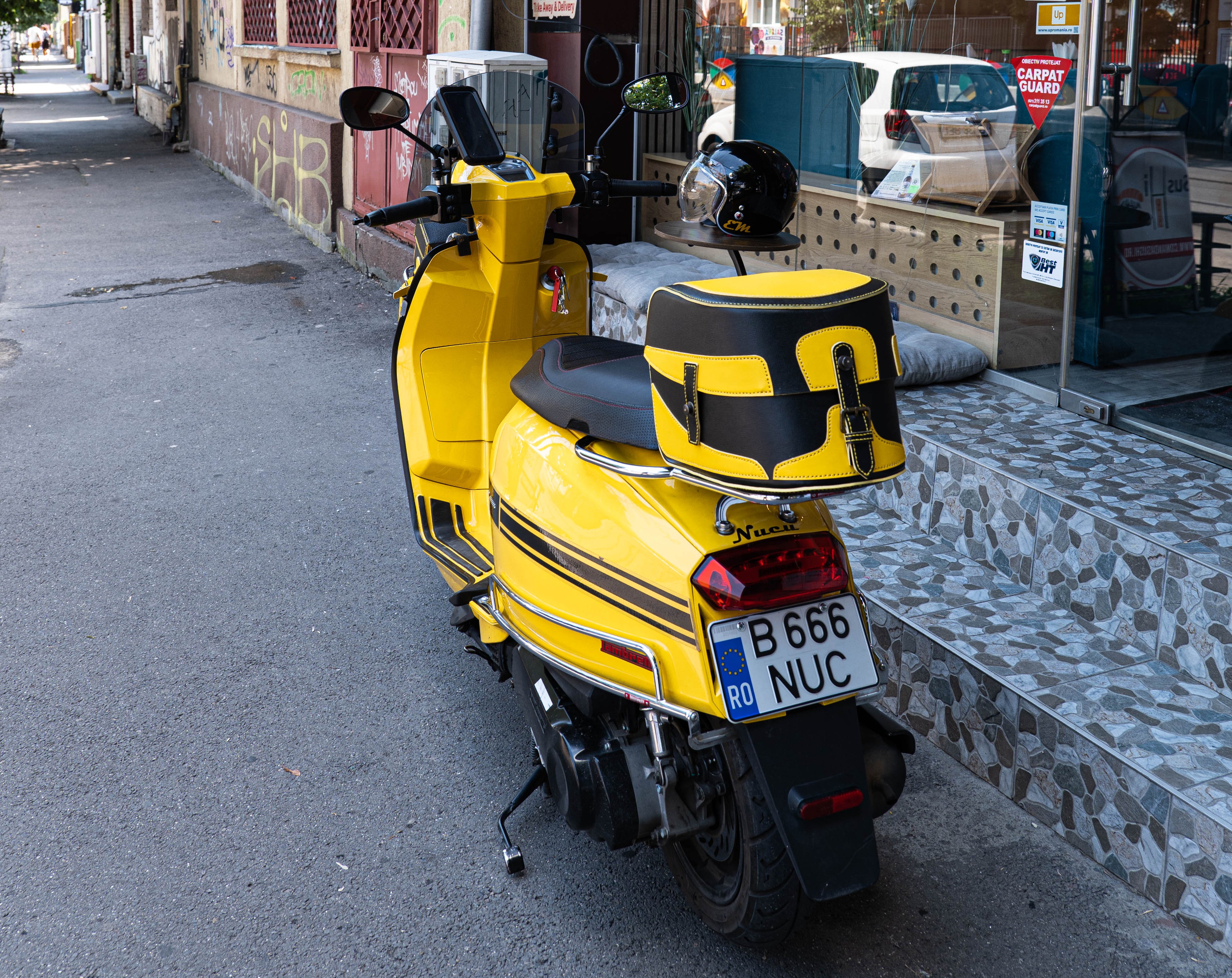 Retro Scooter Leather Top Case